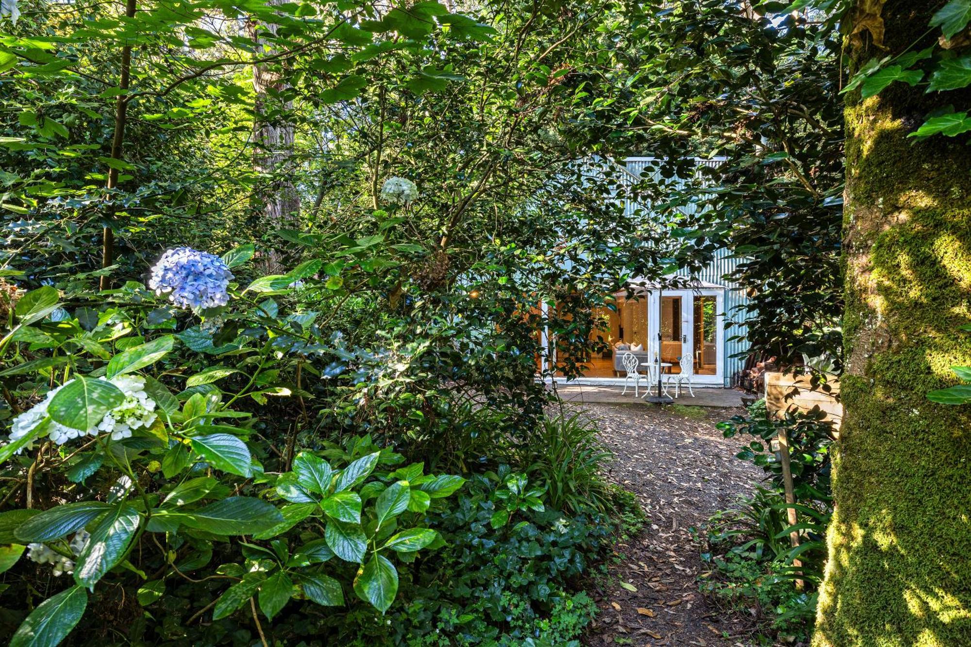 Arnica Views Summit Retreat Bed & Breakfast Mount Dandenong Ngoại thất bức ảnh