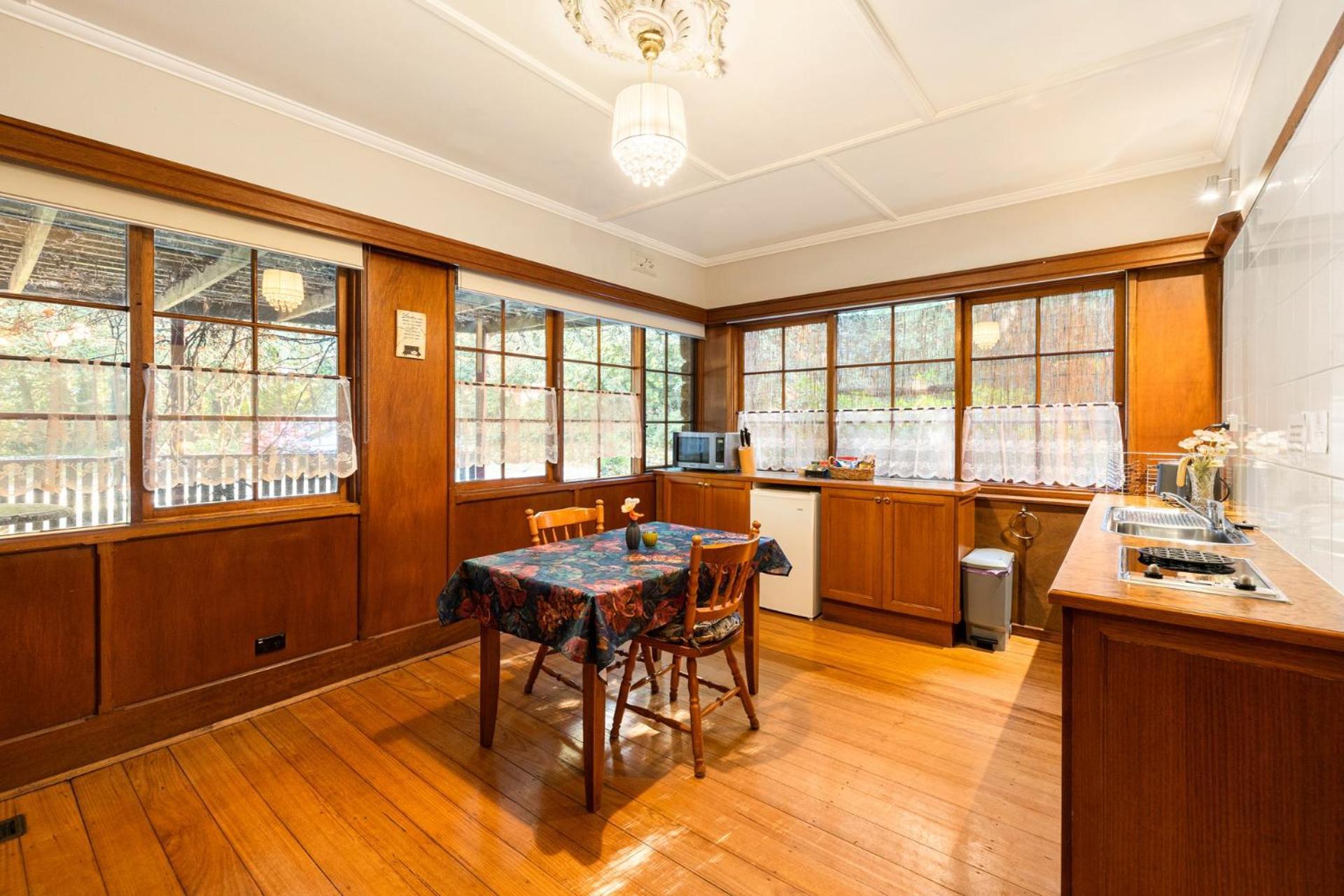 Arnica Views Summit Retreat Bed & Breakfast Mount Dandenong Ngoại thất bức ảnh