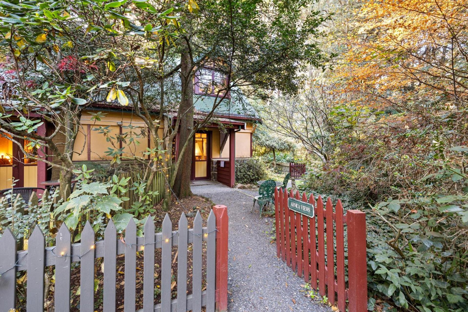 Arnica Views Summit Retreat Bed & Breakfast Mount Dandenong Ngoại thất bức ảnh