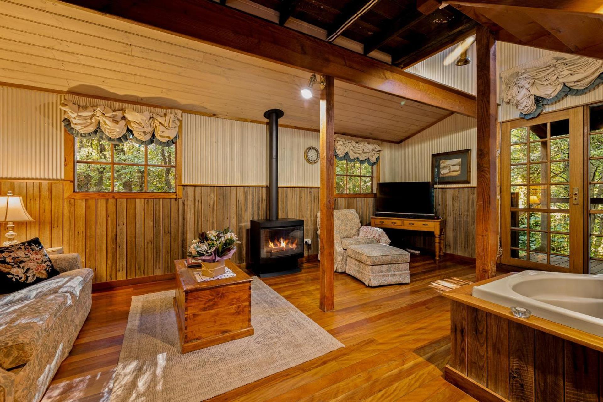 Arnica Views Summit Retreat Bed & Breakfast Mount Dandenong Ngoại thất bức ảnh