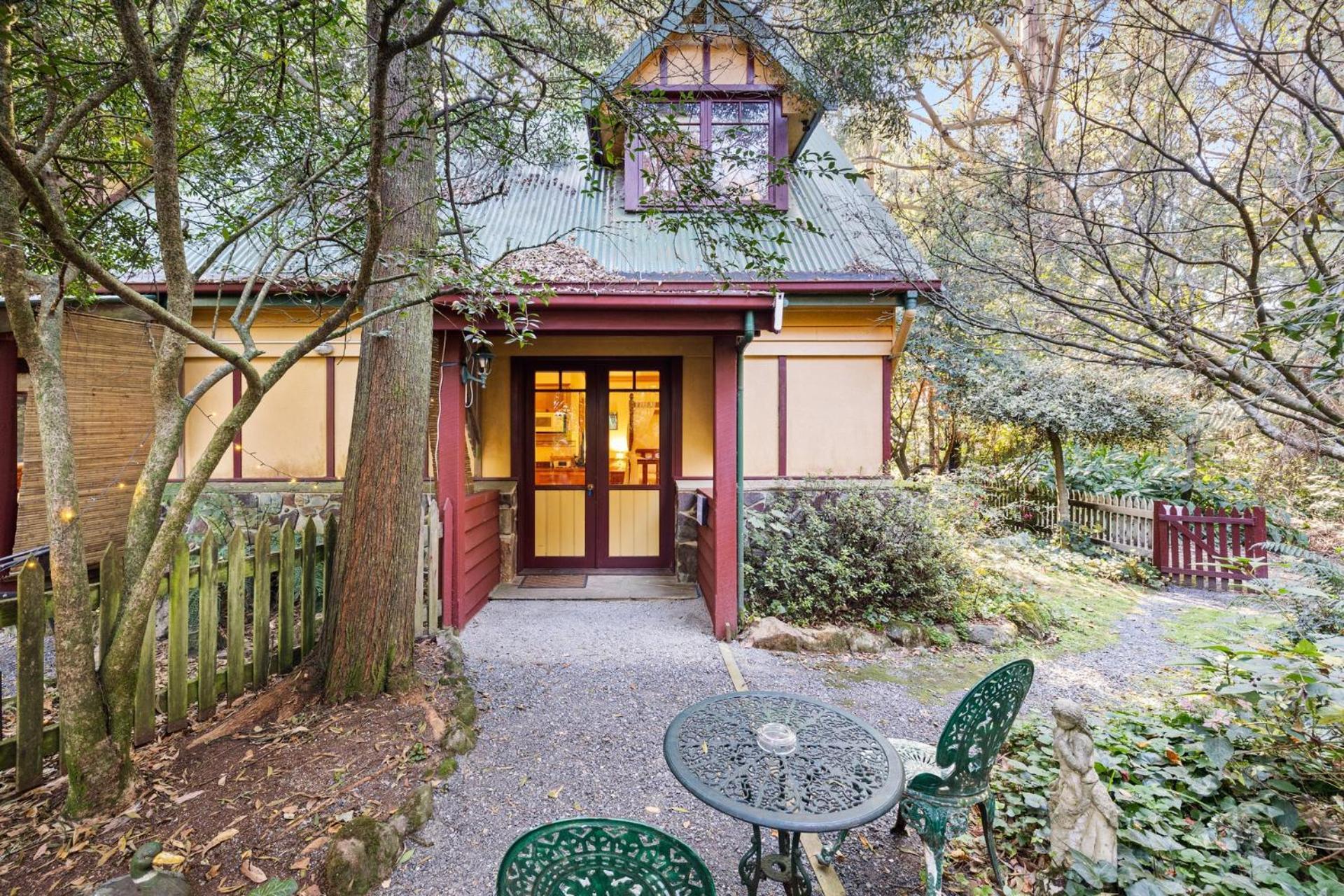 Arnica Views Summit Retreat Bed & Breakfast Mount Dandenong Ngoại thất bức ảnh